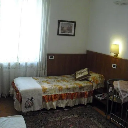 Asian Rest House Отель