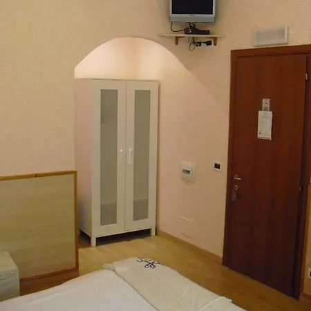 Asian Rest House Отель Рим